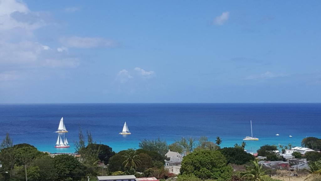 Appartement Spectacular Ocean View Retreat à Saint James Extérieur photo