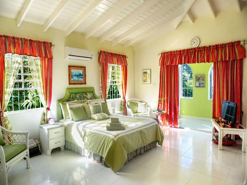 Appartement Spectacular Ocean View Retreat à Saint James Extérieur photo